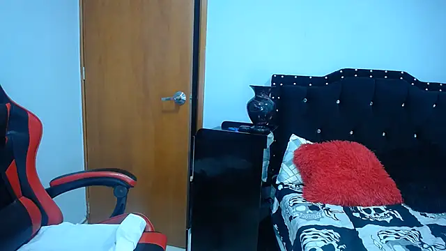 Snapshot of Ursulawhite69 chatting on 07-19-26, 01:25 Ursulawhite69 online show from 07-19-26, 01:25