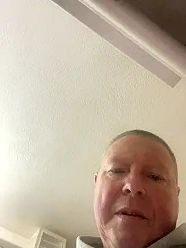 boilinghot123 online show from 10-26-25, 05:52