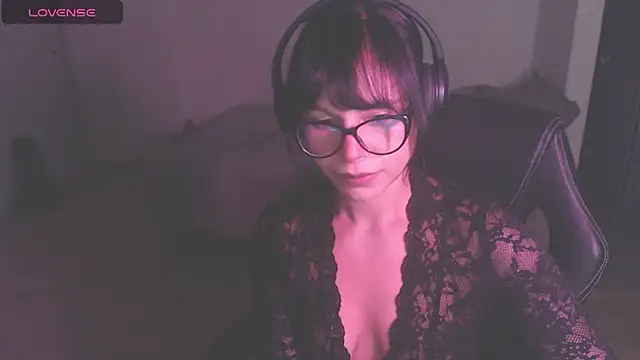 Snapshot of modjo_ chatting on 10-10-25, 03:18 modjo online show from 10-10-25, 03:18