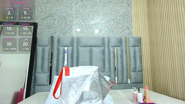 veronicaroose  online show from 12-22-25, 12:49