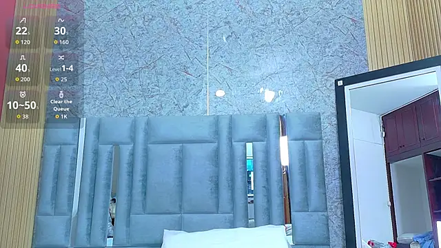 Snapshot of veronicaroose_ chatting on 06-10-26, 12:50 veronicaroose online show from 06-10-26, 12:50