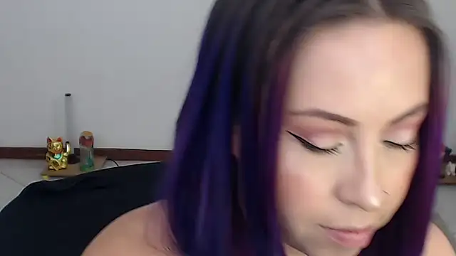 charlottezoe15 online show from 05-05-26, 04:54