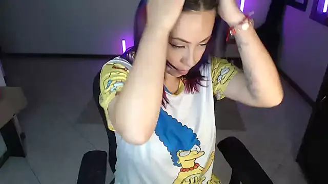 charlottezoe15 online show from 04-05-26, 08:21