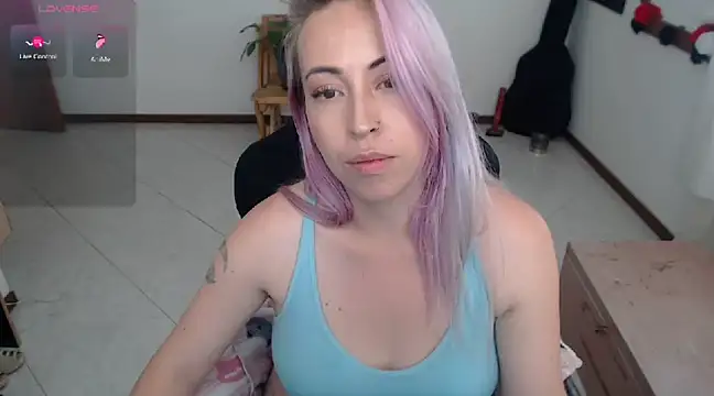 charlottezoe15 online show from 12-23-24, 08:57
