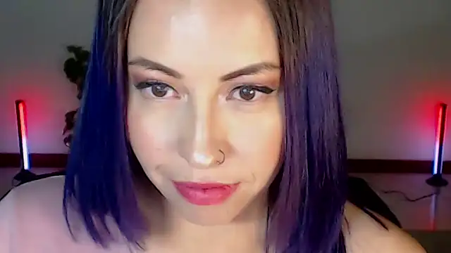 charlottezoe15 online show from 06-17-26, 06:57