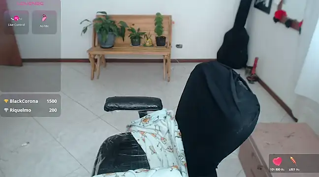 charlottezoe15 online show from 01-16-25, 08:57