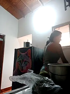 LunaZambrano online show from 11-20-25, 02:07