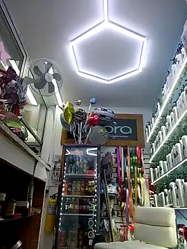 LunaZambrano online show from 11-13-25, 07:40