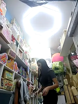 LunaZambrano online show from 11-11-25, 07:08