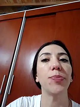 LunaZambrano online show from 10-10-25, 03:29