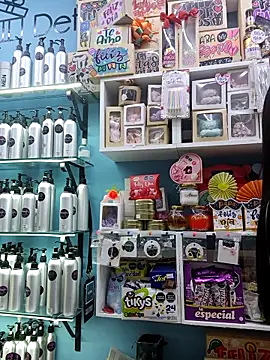 LunaZambrano online show from 10-31-25, 05:20