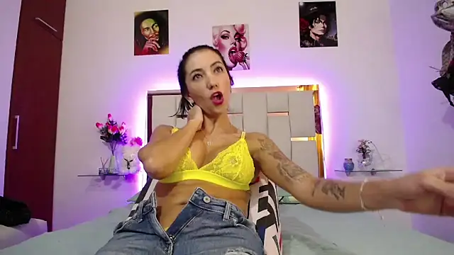 LunaZambrano online show from 03-19-25, 06:23