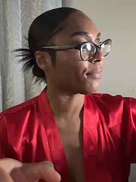 Snapshot of CandyLuxxxx chatting on 03-21-25, 08:39 CandyLuxxxx online show from 03-21-25, 08:39