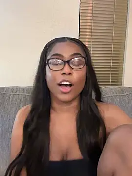 Snapshot of CandyLuxxxx chatting on 02-23-25, 10:28 CandyLuxxxx online show from 02-23-25, 10:28