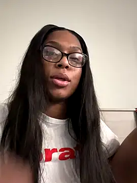 Snapshot of CandyLuxxxx chatting on 10-05-25, 10:50 CandyLuxxxx online show from 10-05-25, 10:50