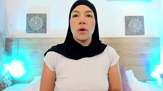 aisha vs online show from 07-09-26, 01:32