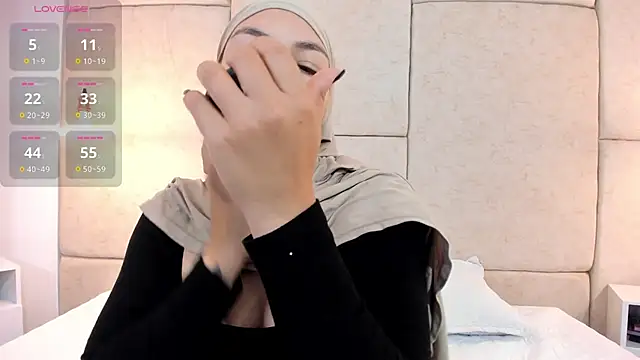 aisha vs online show from 03-12-26, 12:42