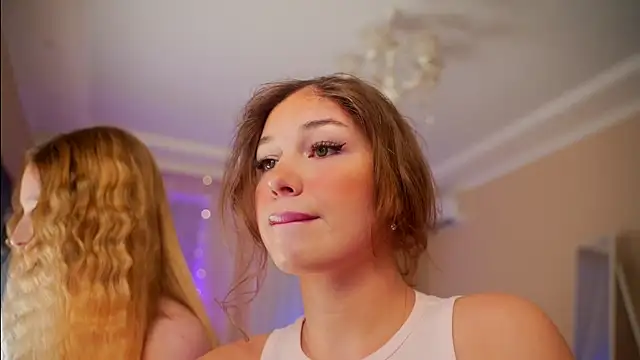 RosyEmily online show from 10-04-25, 07:26