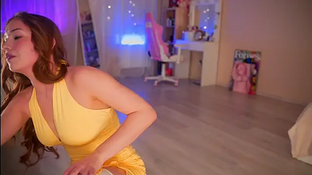 RosyEmily online show from 10-19-25, 01:36