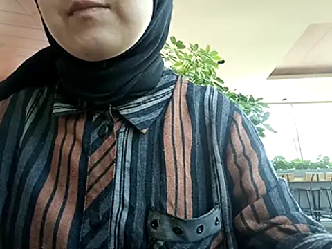 Snapshot of sutgibihatun chatting on 11-07-25, 07:46 sutgibihatun online show from 11-07-25, 07:46