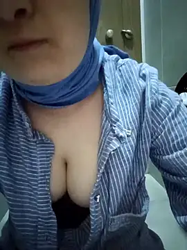 Snapshot of sutgibihatun chatting on 04-22-26, 07:37 sutgibihatun online show from 04-22-26, 07:37