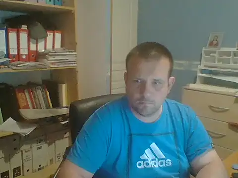 Snapshot of manubm03 chatting on 04-20-26, 08:21 manubm03 online show from 04-20-26, 08:21