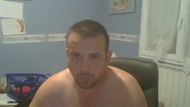 manubm03 online show from 09-17-25, 04:14
