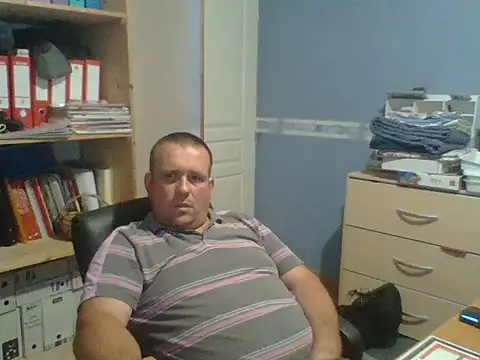 Snapshot of manubm03 chatting on 06-16-26, 11:21 manubm03 online show from 06-16-26, 11:21