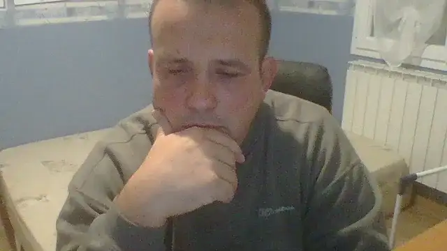 manubm03 online show from 10-24-25, 06:29