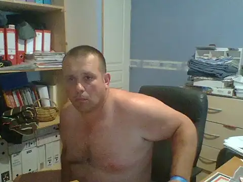 Snapshot of manubm03 chatting on 06-14-26, 04:41 manubm03 online show from 06-14-26, 04:41