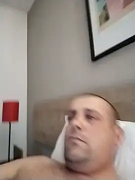 manubm03 online show from 11-25-25, 09:48