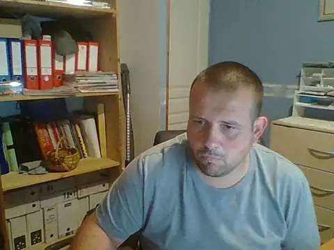 Snapshot of manubm03 chatting on 07-24-26, 07:37 manubm03 online show from 07-24-26, 07:37