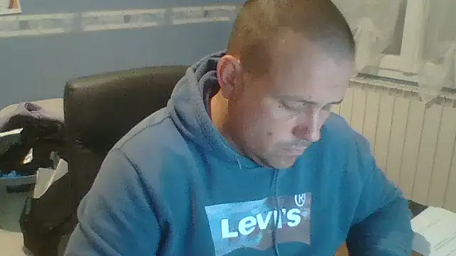 manubm03 online show from 10-13-25, 11:34