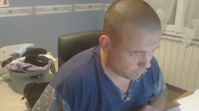 manubm03 online show from 10-10-25, 11:44