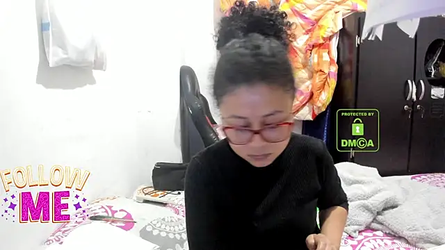 bonnie lam  online show from 11-14-25, 04:38