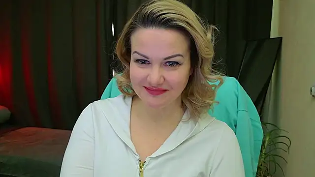 Snapshot of MishaMILF chatting on 03-22-25, 12:14 MishaMILF online show from 03-22-25, 12:14