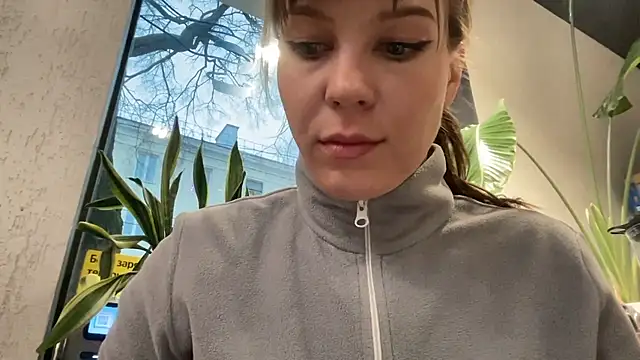 Snapshot of Karrolliza chatting on 10-22-25, 01:10 Karrolliza online show from 10-22-25, 01:10