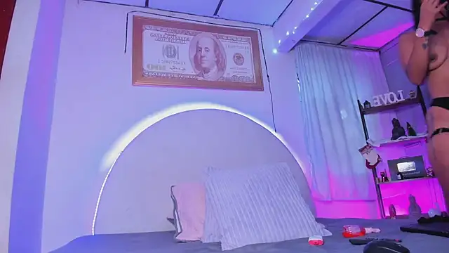 Snapshot of elsalondon chatting on 02-20-26, 11:56 elsalondon online show from 02-20-26, 11:56