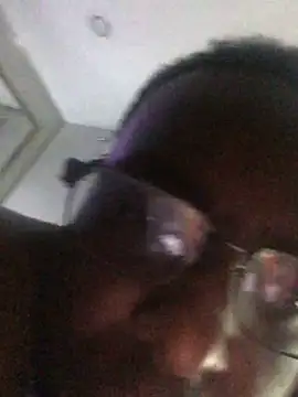 Snapshot of Londonfrotadejr chatting on 12-03-24, 12:55 Londonfrotadejr online show from 12-03-24, 12:55