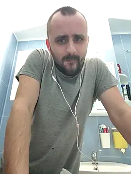 Snapshot of Govora chatting on 02-17-25, 08:49 Govora online show from 02-17-25, 08:49