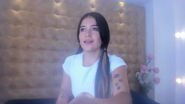 Snapshot of violet_giraldo chatting on 04-29-26, 07:09 violet giraldo online show from 04-29-26, 07:09
