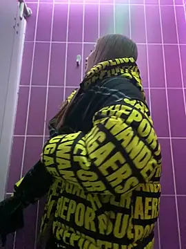 Snapshot of KrisMagnoly chatting on 01-10-26, 04:24 KrisMagnoly online show from 01-10-26, 04:24