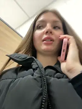 Snapshot of KrisMagnoly chatting on 09-23-25, 05:20 KrisMagnoly online show from 09-23-25, 05:20