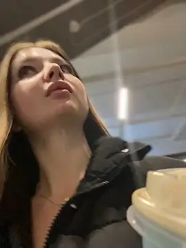 Snapshot of KrisMagnoly chatting on 10-25-25, 04:51 KrisMagnoly online show from 10-25-25, 04:51