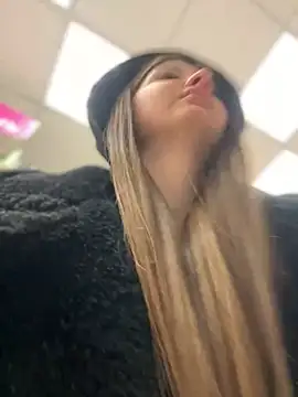 Snapshot of KrisMagnoly chatting on 02-28-25, 11:58 KrisMagnoly online show from 02-28-25, 11:58