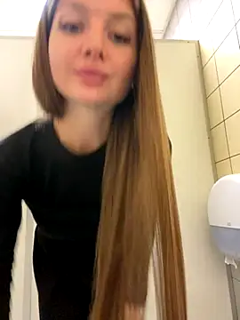 Snapshot of KrisMagnoly chatting on 09-25-25, 05:52 KrisMagnoly online show from 09-25-25, 05:52