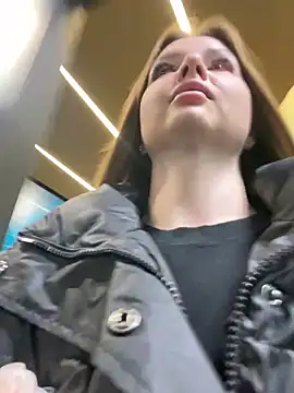 Snapshot of KrisMagnoly chatting on 11-16-25, 04:23 KrisMagnoly online show from 11-16-25, 04:23