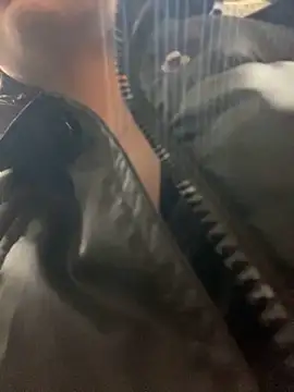 Snapshot of KrisMagnoly chatting on 02-09-25, 06:05 KrisMagnoly online show from 02-09-25, 06:05