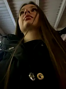 Snapshot of KrisMagnoly chatting on 10-20-25, 03:45 KrisMagnoly online show from 10-20-25, 03:45