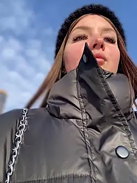 Snapshot of KrisMagnoly chatting on 02-14-25, 11:31 KrisMagnoly online show from 02-14-25, 11:31